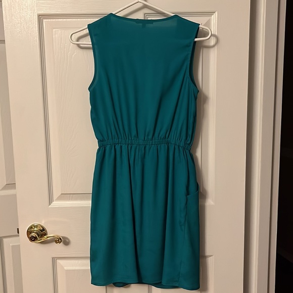 BeBop Green Small Dress with Pockets - Picture 2 of 4